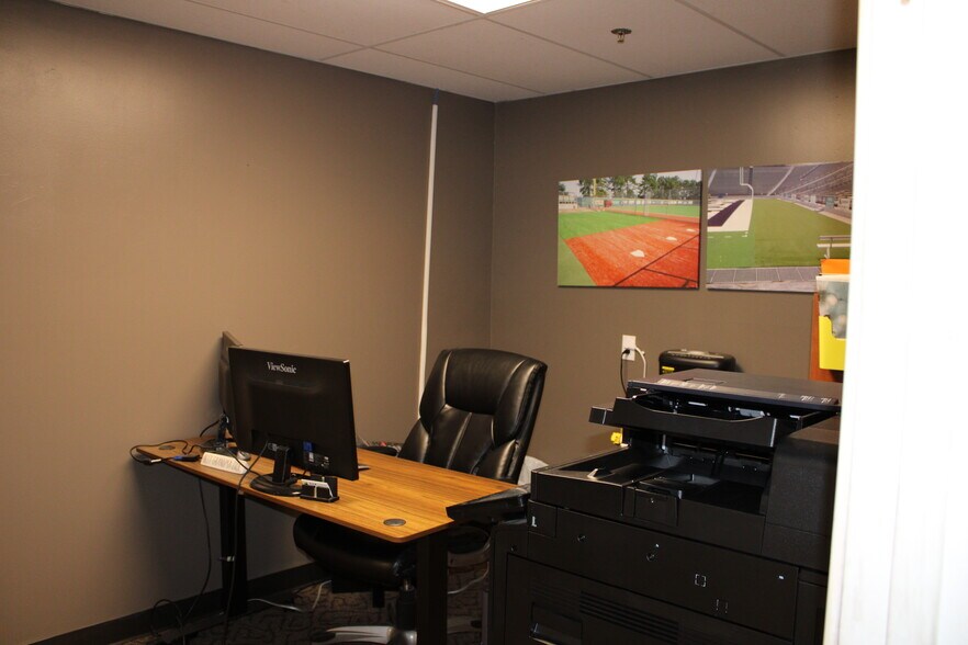 More Photos Of 1051 SE Century Dr, Lee's Summit Freestanding For Sale