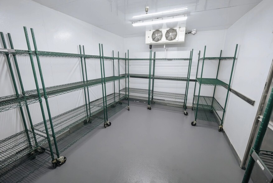 More Photos Of 17290 Newhope St, Fountain Valley Food Processing For Lease