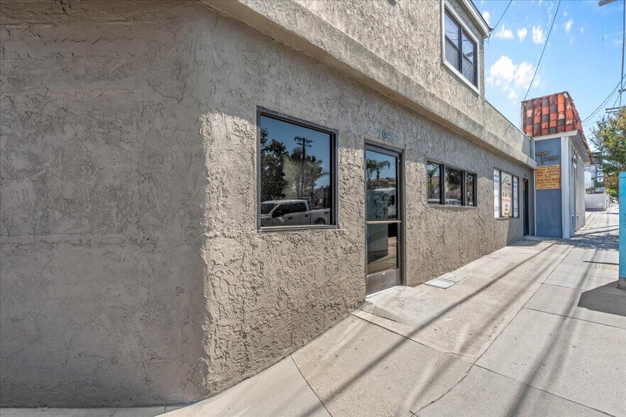 More Photos Of 7969 Foothill Blvd, Sunland Office For Lease