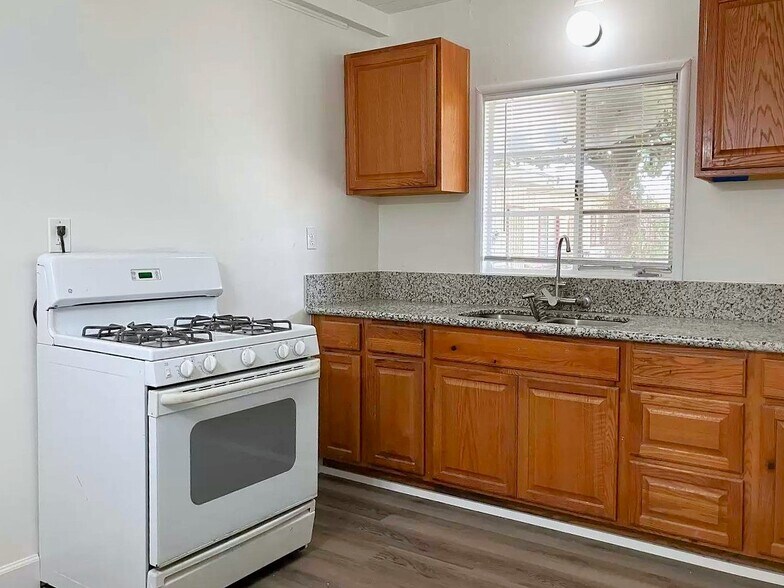 More Photos Of 1136 Stoddard Ave, Modesto Apartments For Sale