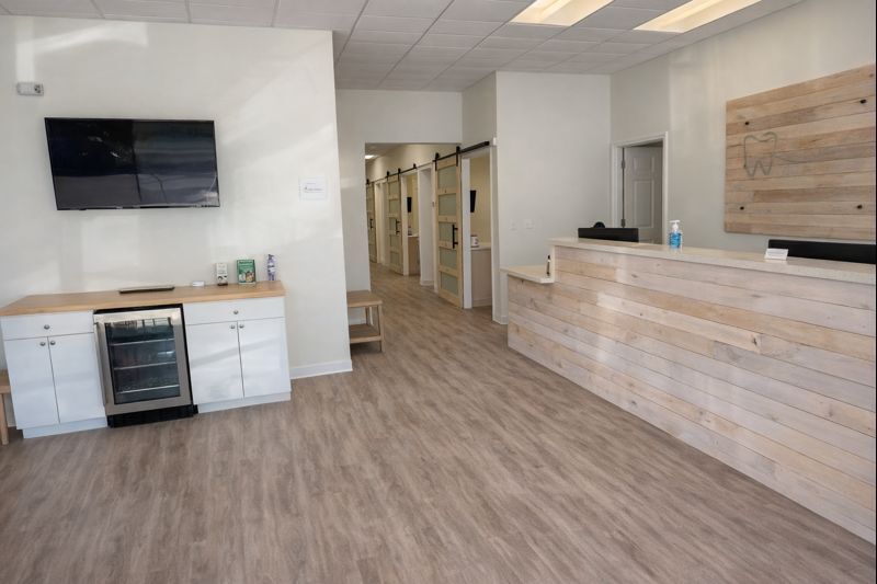 More Photos Of 10005-10075 W Hillsborough Ave, Tampa Storefront For Lease