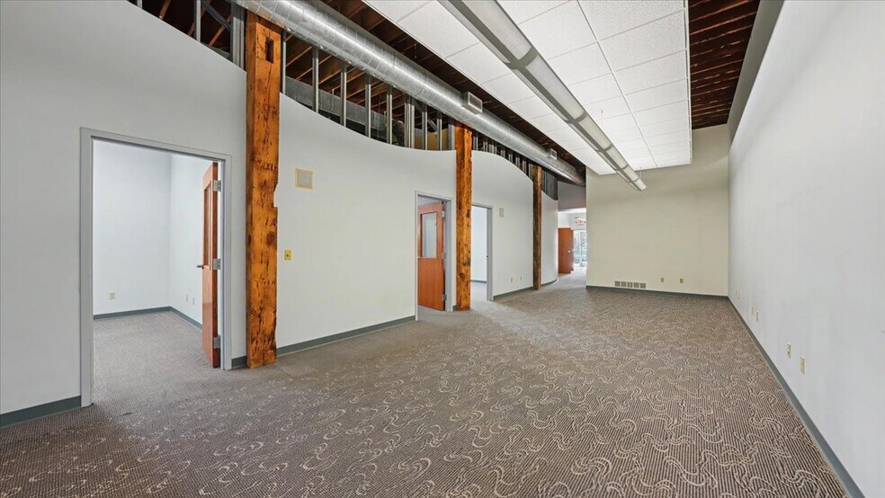 More Photos Of 102 Walnut St, Winona Office Residential For Sale