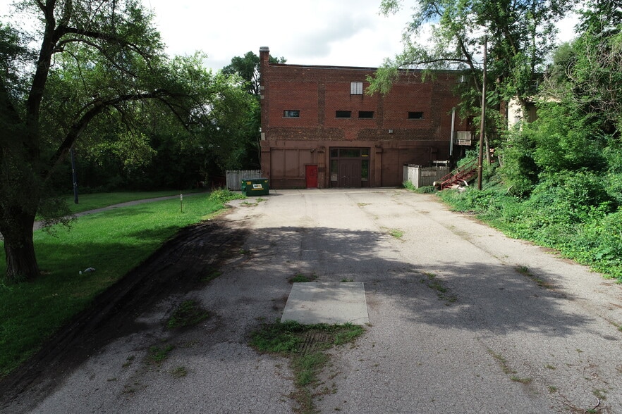 More Photos Of 2 W Michigan Ave, Ypsilanti Freestanding For Lease