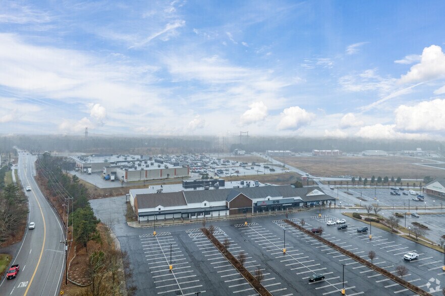 More Photos Of 71-101 Carver Rd, Plymouth Unknown For Lease