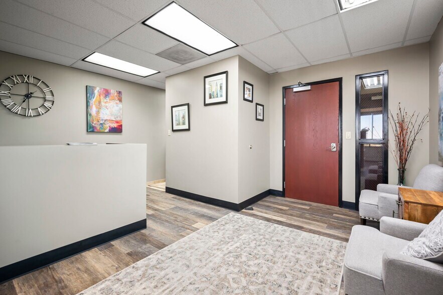 More Photos Of 215 S Wadsworth Blvd, Lakewood Medical For Lease