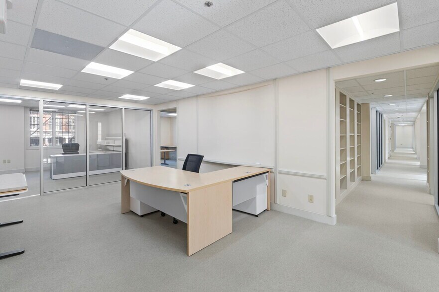 More Photos Of 202-258 E High St, Charlottesville Office For Sale