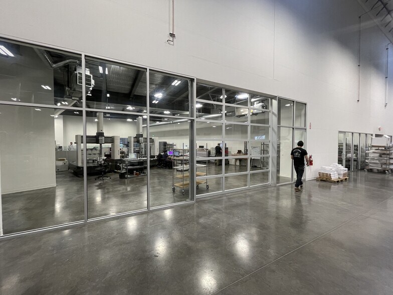 More Photos Of 11501 SW Amu St, Tualatin Manufacturing For Sale