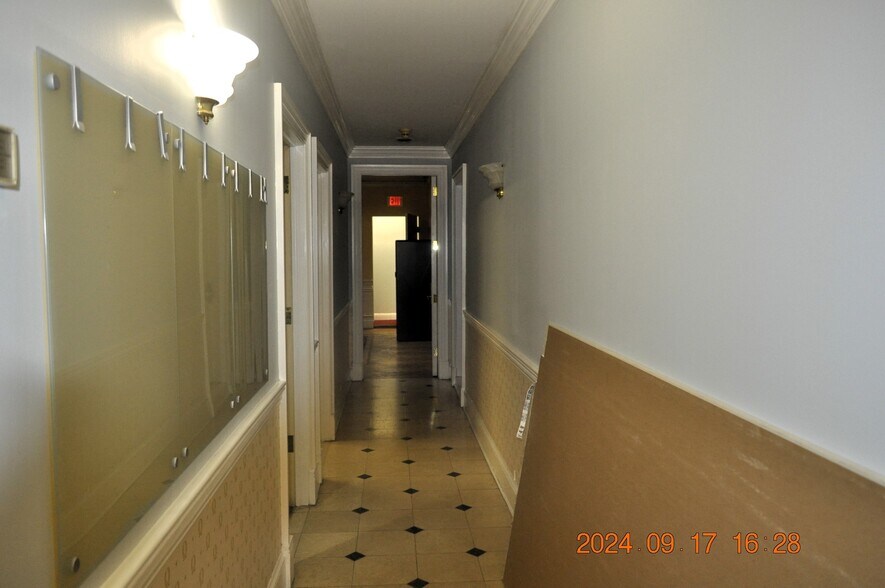 More Photos Of 2224 E Fayette St, Baltimore Warehouse For Lease