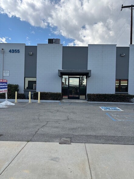 Primary Photo Of 4355-4357 Rowland Ave, El Monte Manufacturing For Lease