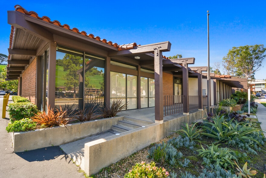 Primary Photo Of 811-897 Silver Spur Rd, Rolling Hills Estates Unknown For Lease