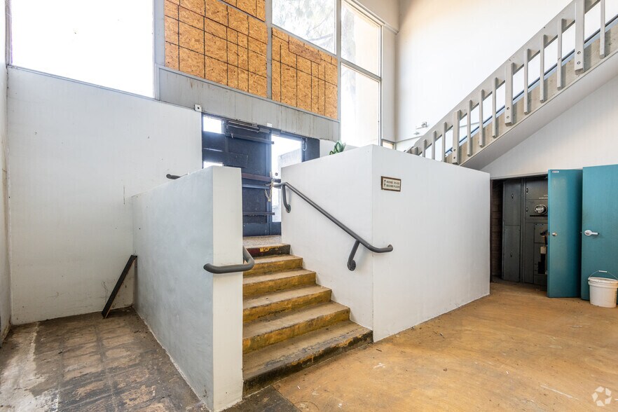 More Photos Of 4241 Williamsbourgh Dr, Sacramento Loft Creative Space For Sale