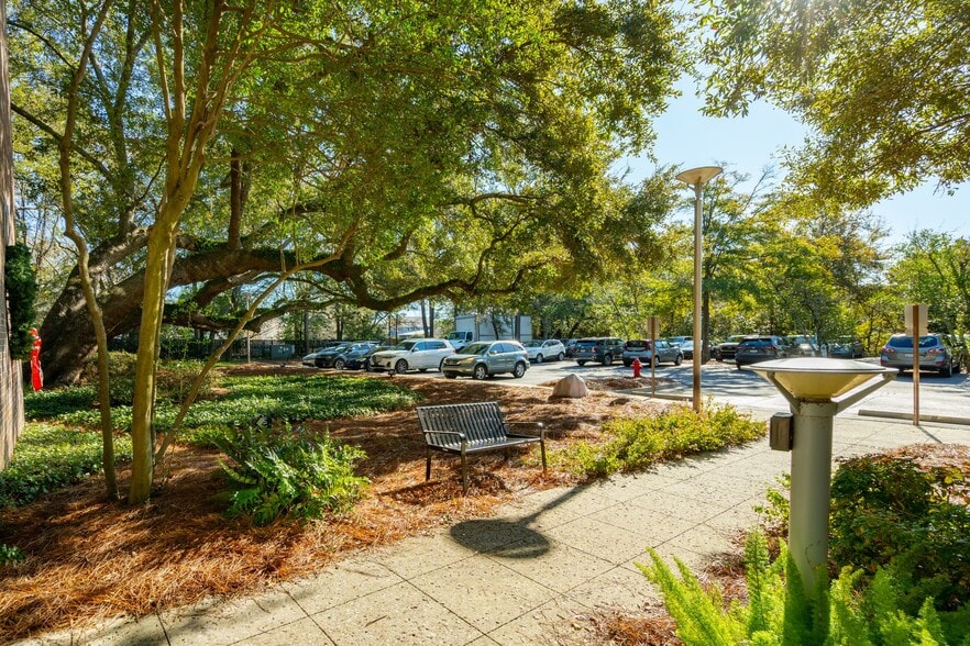 More Photos Of 710 Johnnie Dodds Blvd, Mount Pleasant Medical For Sale