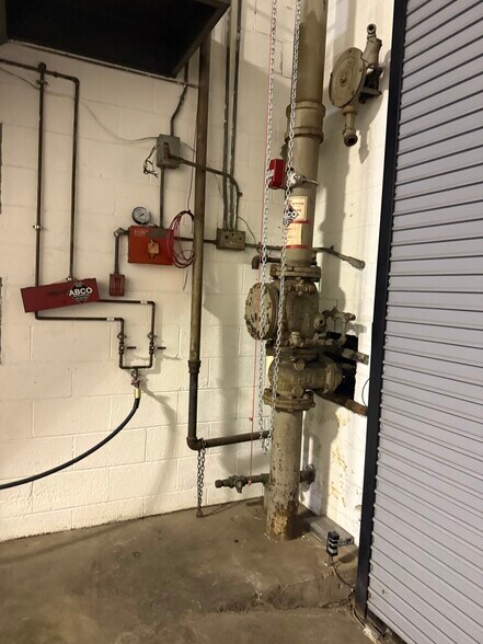 More Photos Of 4920 Harrison St, Pittsburgh Warehouse For Lease