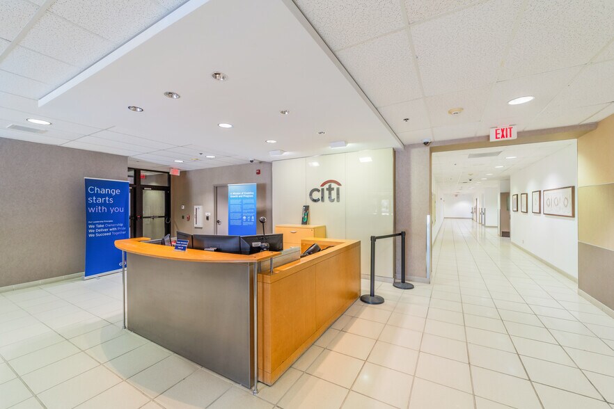 More Photos Of 100 Citibank Dr, San Antonio Office For Sale