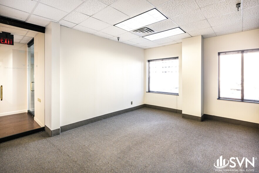 More Photos Of 155 E Main St, Lexington Office For Lease