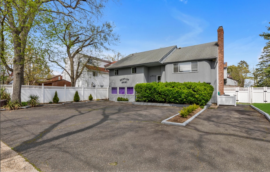 More Photos Of 2461 Merrick Ave, Merrick Medical For Sale