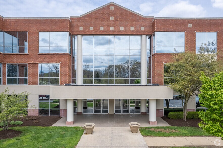 More Photos Of 3875 Embassy Pky, Akron Office For Lease