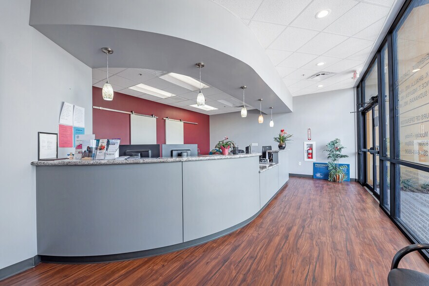 More Photos Of 107-113 Woodlawn Dr, Friendswood Medical For Sale