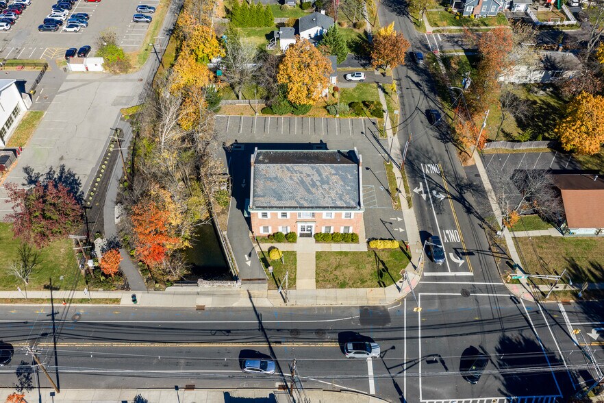 More Photos Of 434 Main St, Chatham Bank For Lease