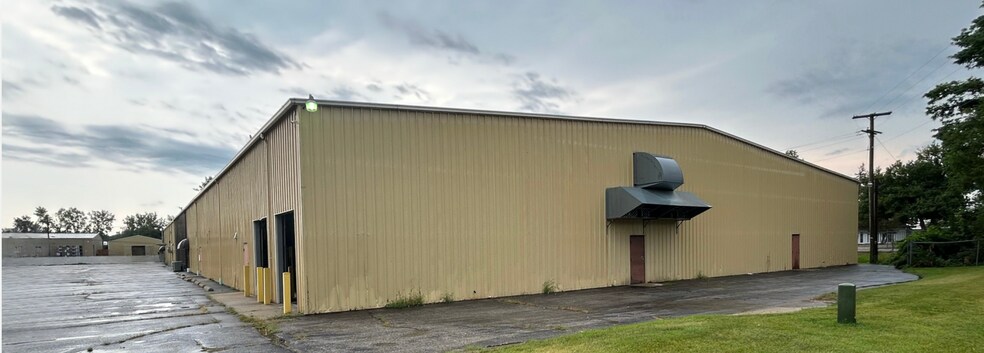 More Photos Of 1000 Industrial Pky, Elkhart Warehouse For Lease