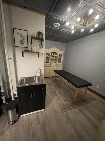 More Photos Of 22 Interstate Dr, Somersworth Office For Lease