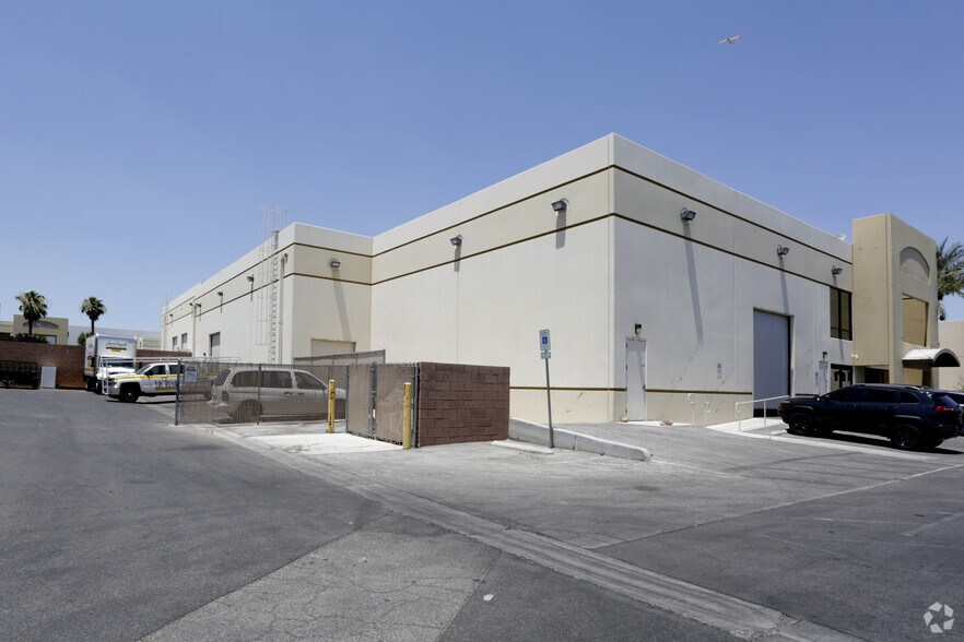 More Photos Of 4285 Wagon Trail Ave, Las Vegas Warehouse For Lease