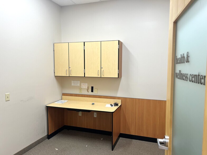 More Photos Of 209 Washington St, Brainerd General Retail For Lease