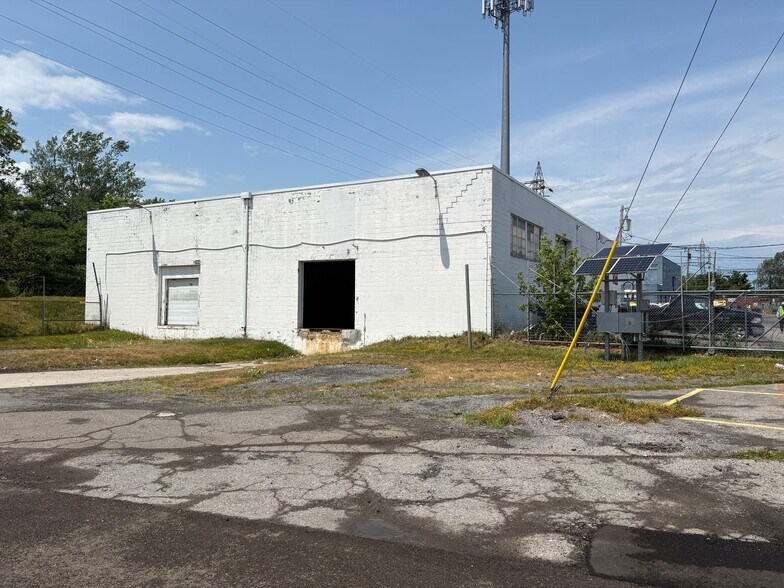 More Photos Of 747 Walden Ave, Buffalo Warehouse For Lease
