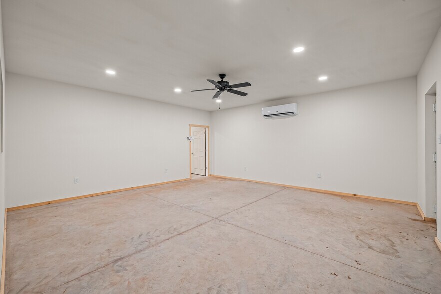 More Photos Of 6322 F M 2641, Shallowater Industrial For Lease