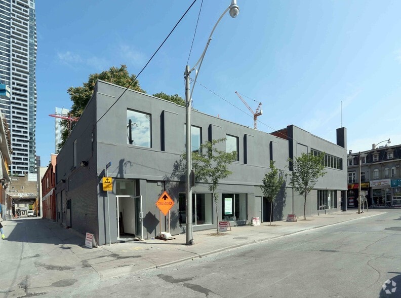 More Photos Of 530 Yonge St, Toronto Storefront Retail Office For Lease