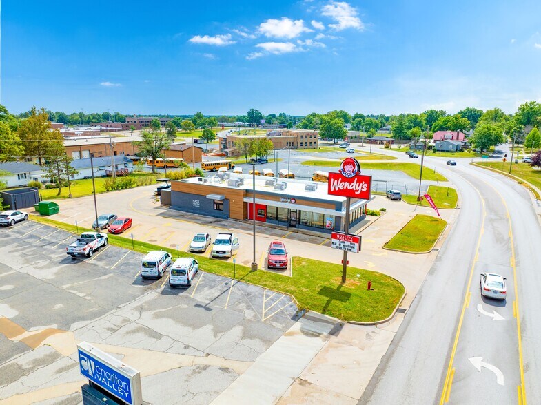 More Photos Of 1202 N Missouri St, Macon Fast Food For Sale