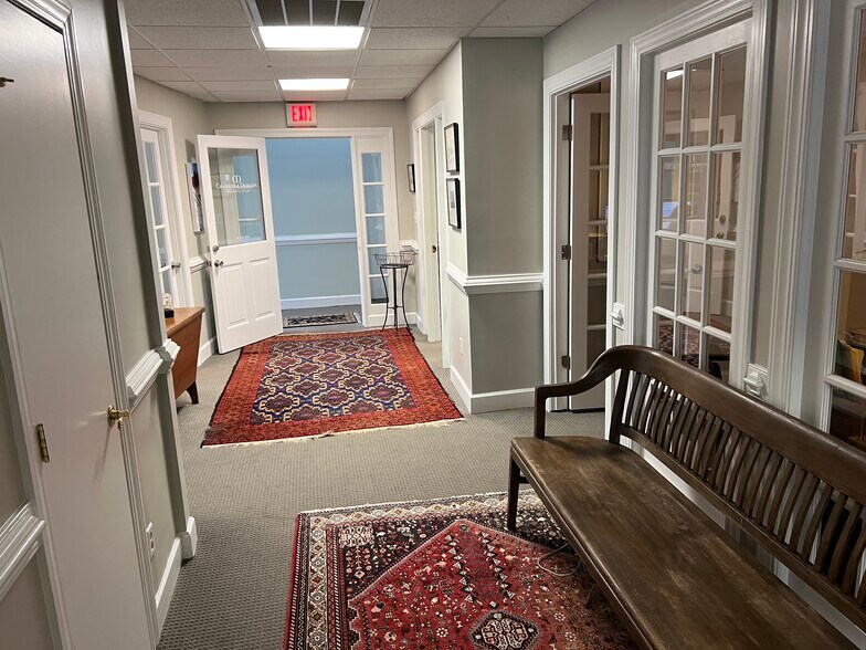 More Photos Of 180 E Bay St, Charleston Office For Lease