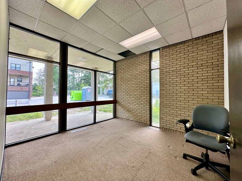 More Photos Of 130 Lexington Ln, Southern Pines Office For Sale