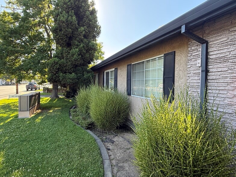 More Photos Of 2845 Marconi Ave, Sacramento Office For Sale