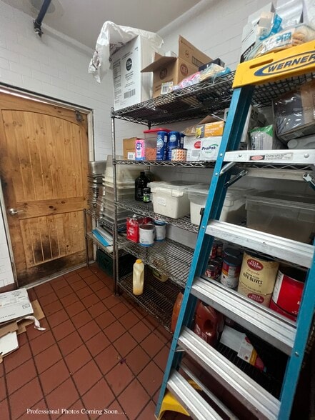More Photos Of 200 Hill St, Jerome Hotel For Lease