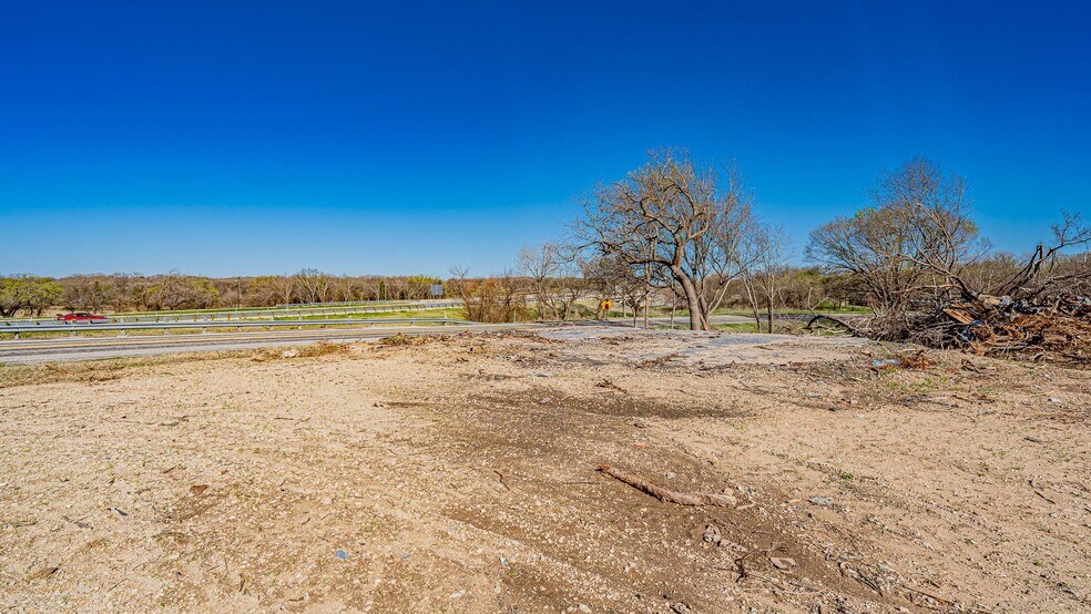 More Photos Of 1442 E Bypass 287, Alvord Land For Lease