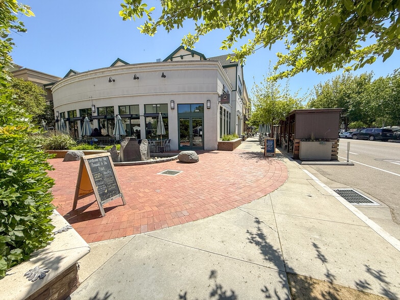 More Photos Of 200 Railroad Ave, Danville General Retail For Lease