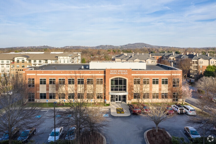 More Photos Of 317 Seven Springs Way, Brentwood Medical For Lease