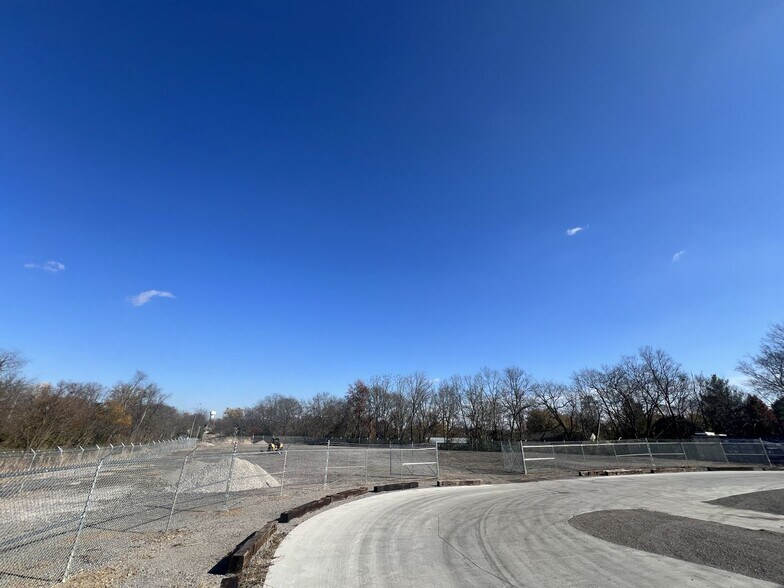 More Photos Of 855 Kentucky St, Shelbyville Land For Lease