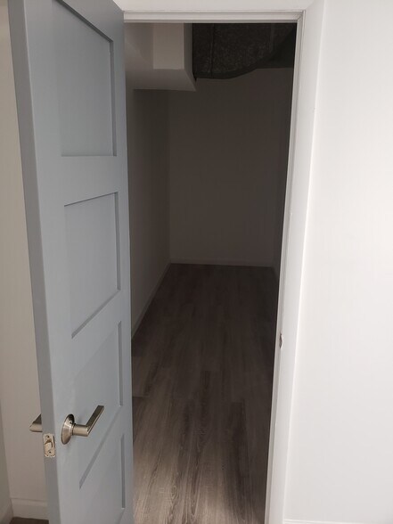 More Photos Of 15302 Baisley Blvd, Jamaica Loft Creative Space For Lease