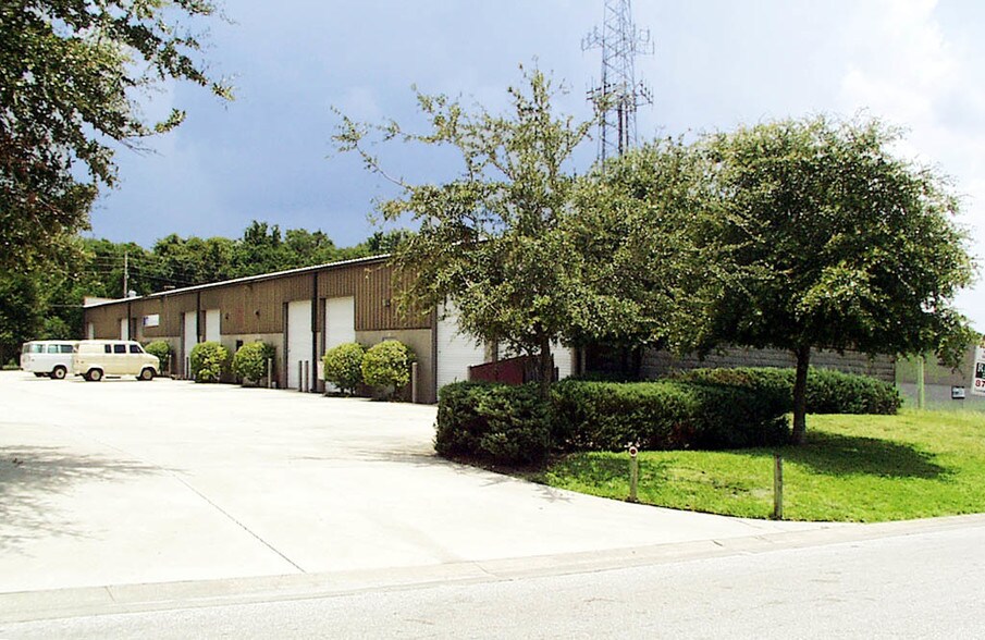 More Photos Of 631 Triumph Ct, Orlando Warehouse For Lease