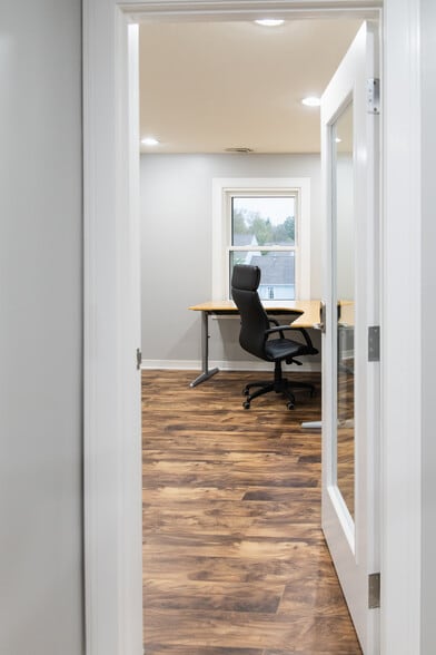 More Photos Of 45 N Chillicothe Rd, Aurora Office For Lease