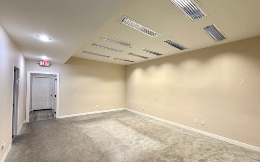 More Photos Of 4640 Gulfstarr Dr, Destin Light Distribution For Lease