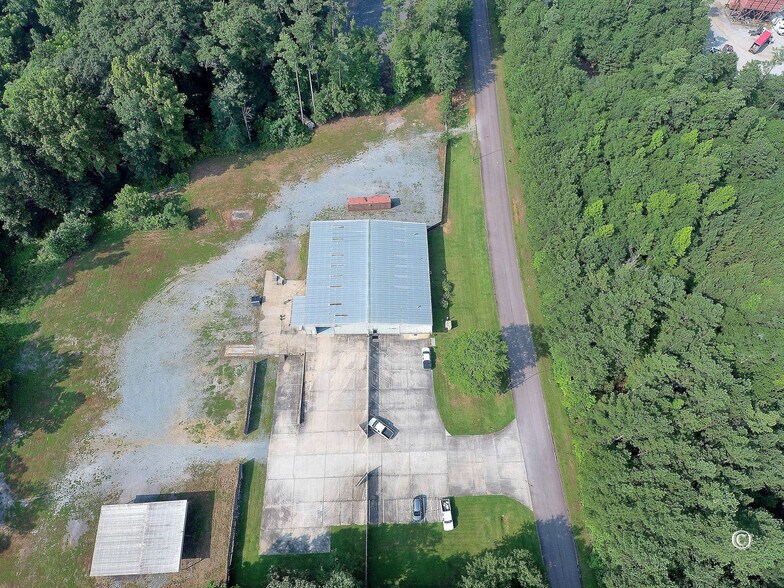 More Photos Of 300 Delano Dr, Manchester Warehouse For Sale