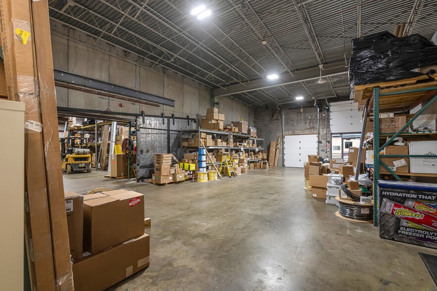 More Photos Of 4676 Jennings Ln, Louisville Warehouse For Lease
