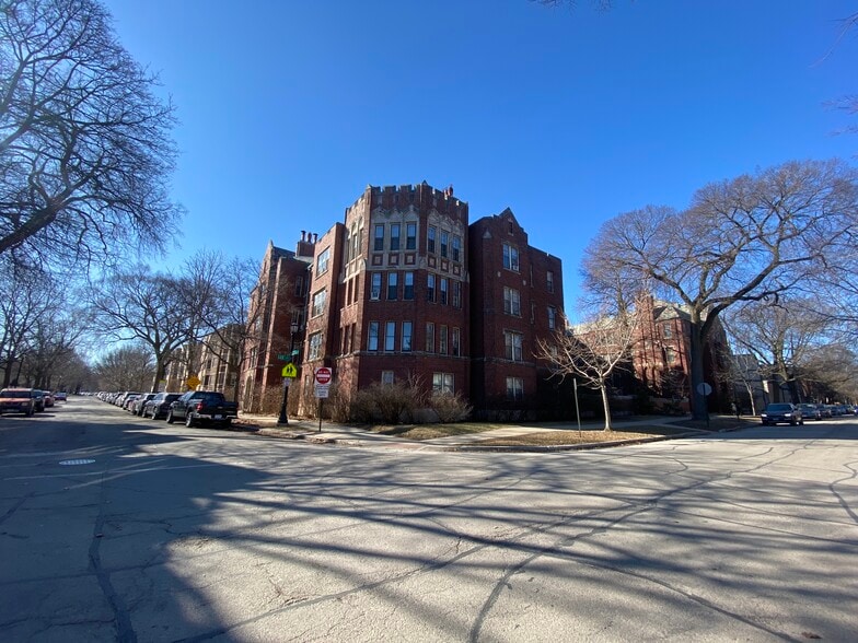 More Photos Of 940 Judson Ave, Evanston Apartments For Sale