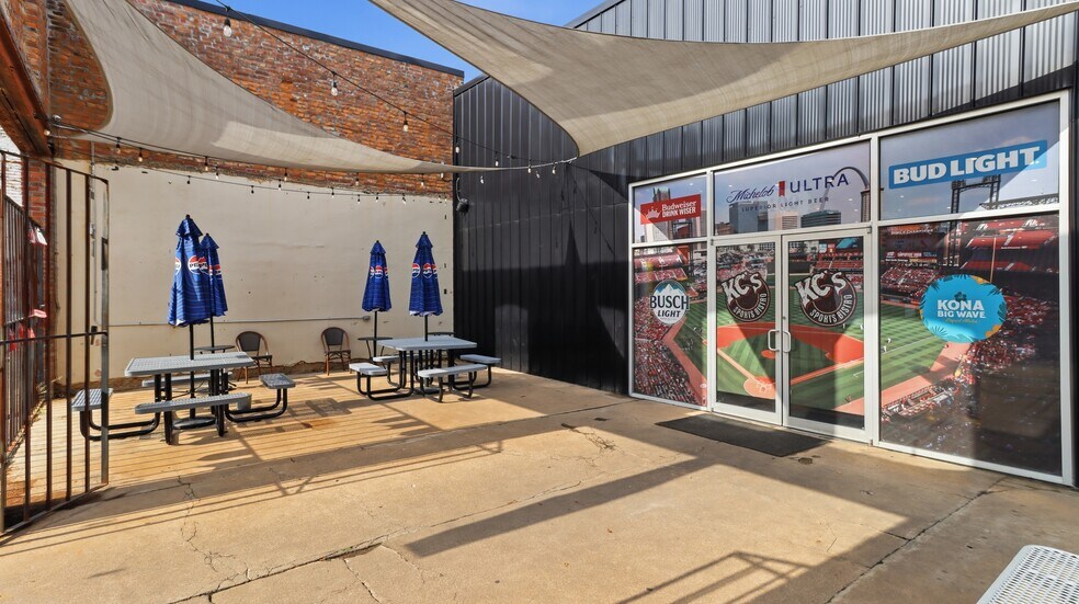 More Photos Of 409 Washington Ave, West Plains Flex For Sale