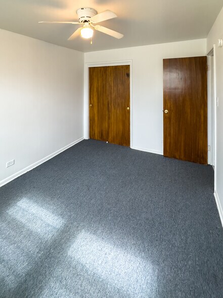 More Photos Of 1025-1049 W Vermont Ave, Calumet Park Apartments For Sale