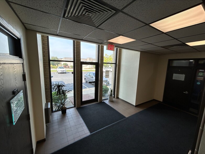 More Photos Of 9301 Calumet Ave, Munster Office Residential For Lease