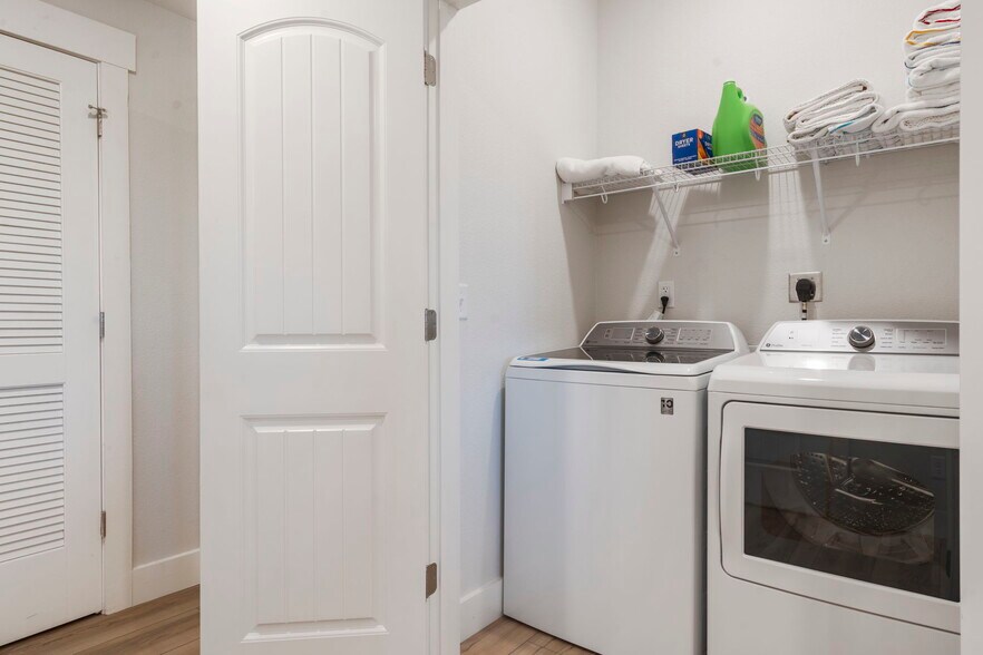 More Photos Of 129 Pioneer Peak, Kimberling City Specialty For Sale